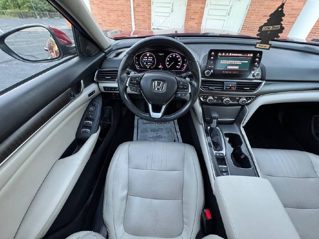 2018 Honda Accord Image 16