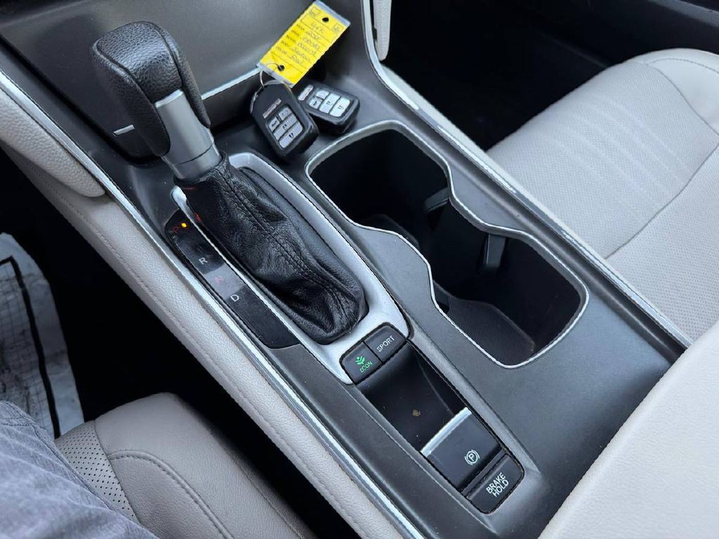 2018 Honda Accord Image 19
