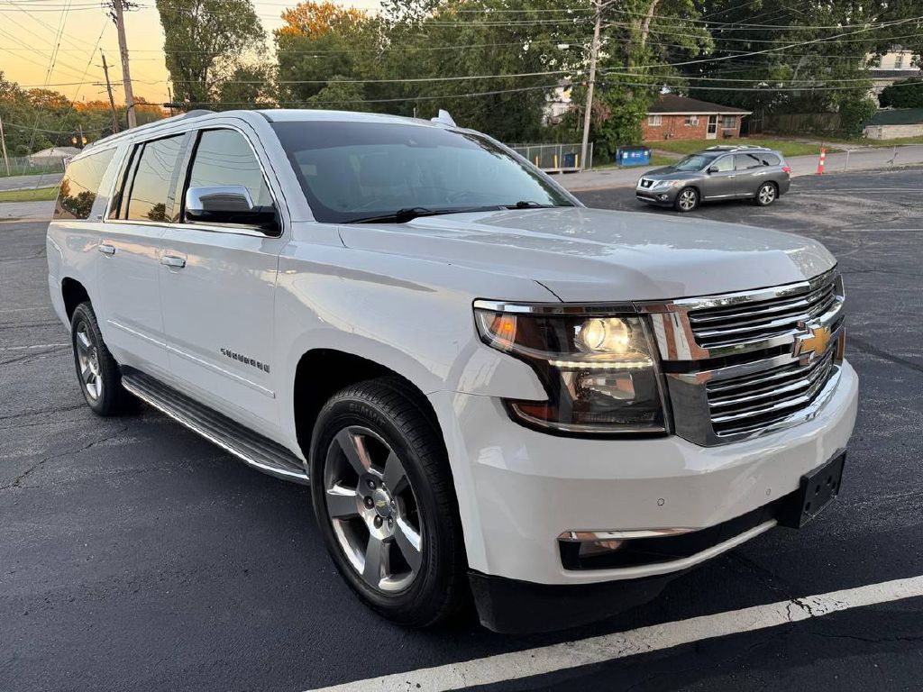 2016 Chevrolet Suburban Image 1