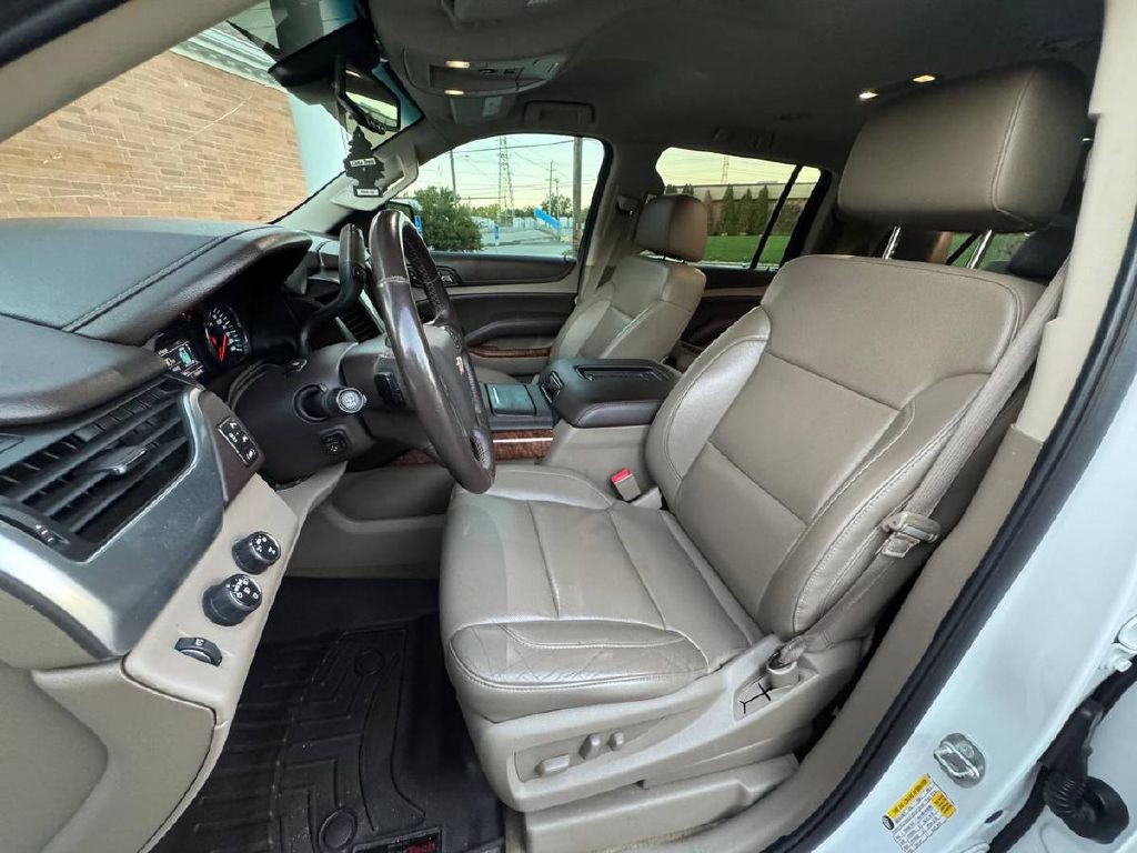 2016 Chevrolet Suburban Image 9
