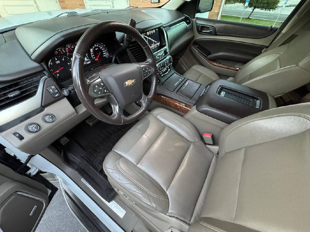 2016 Chevrolet Suburban Image 10