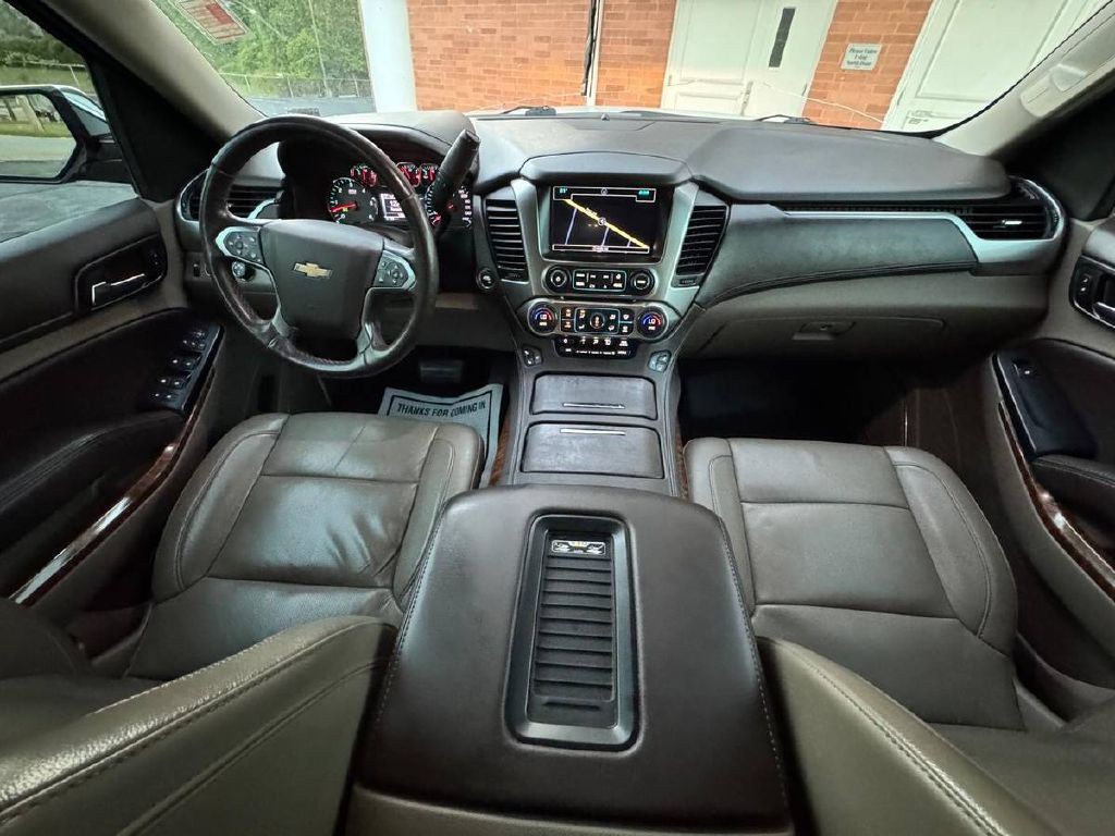 2016 Chevrolet Suburban Image 16