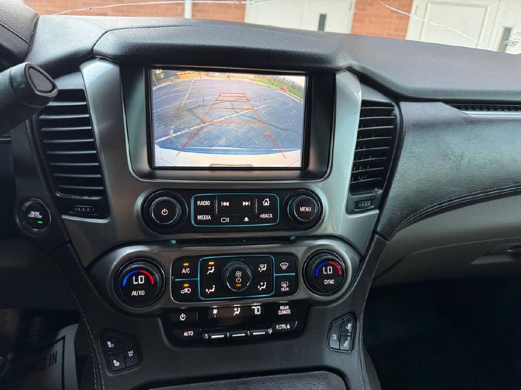2016 Chevrolet Suburban Image 20