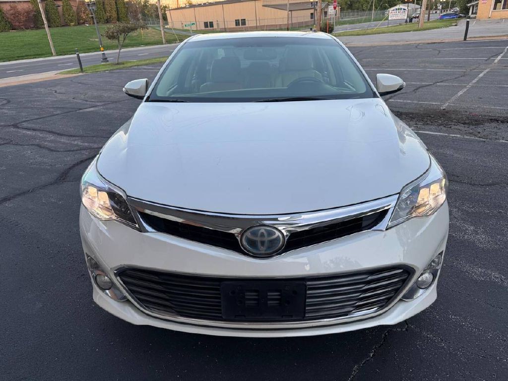 2013 Toyota Avalon Image 2