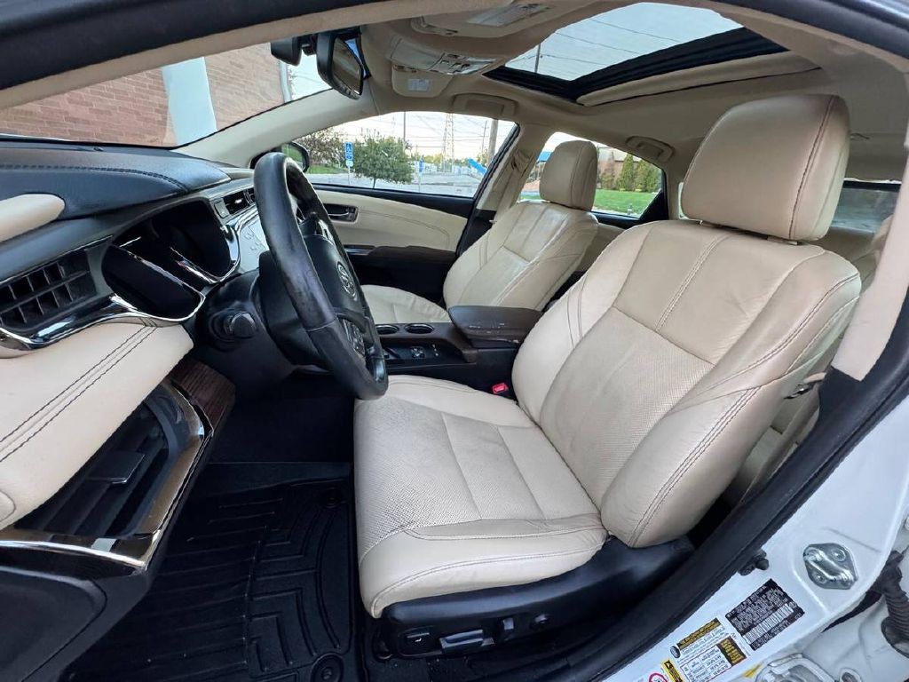 2013 Toyota Avalon Image 9