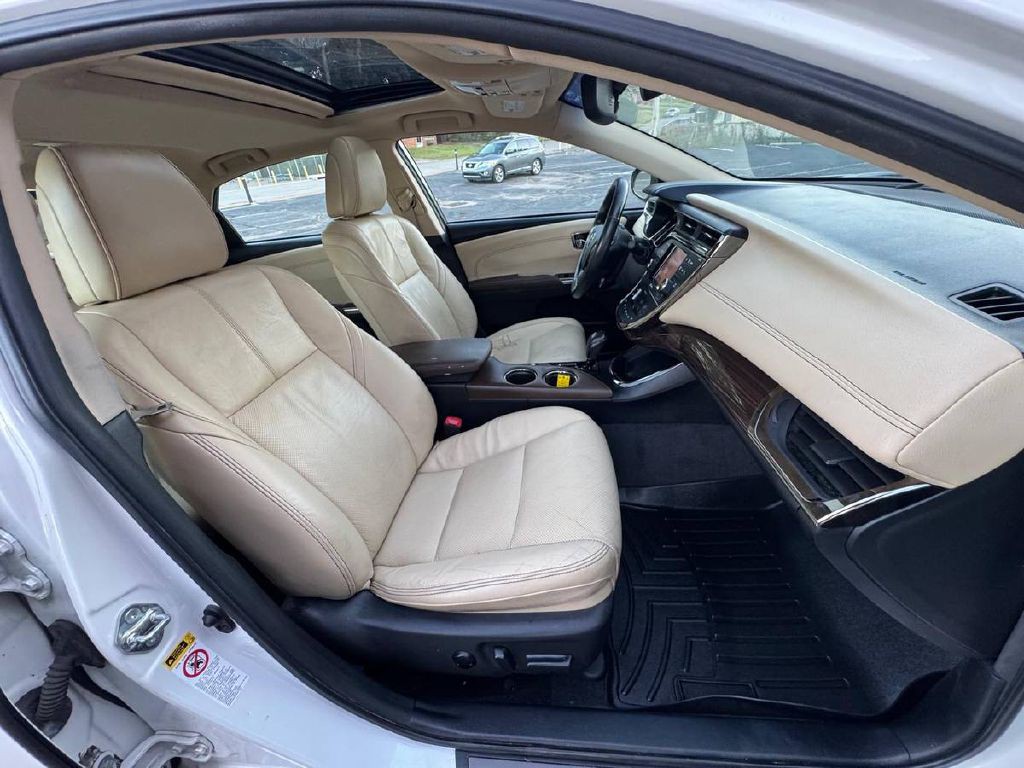 2013 Toyota Avalon Image 11