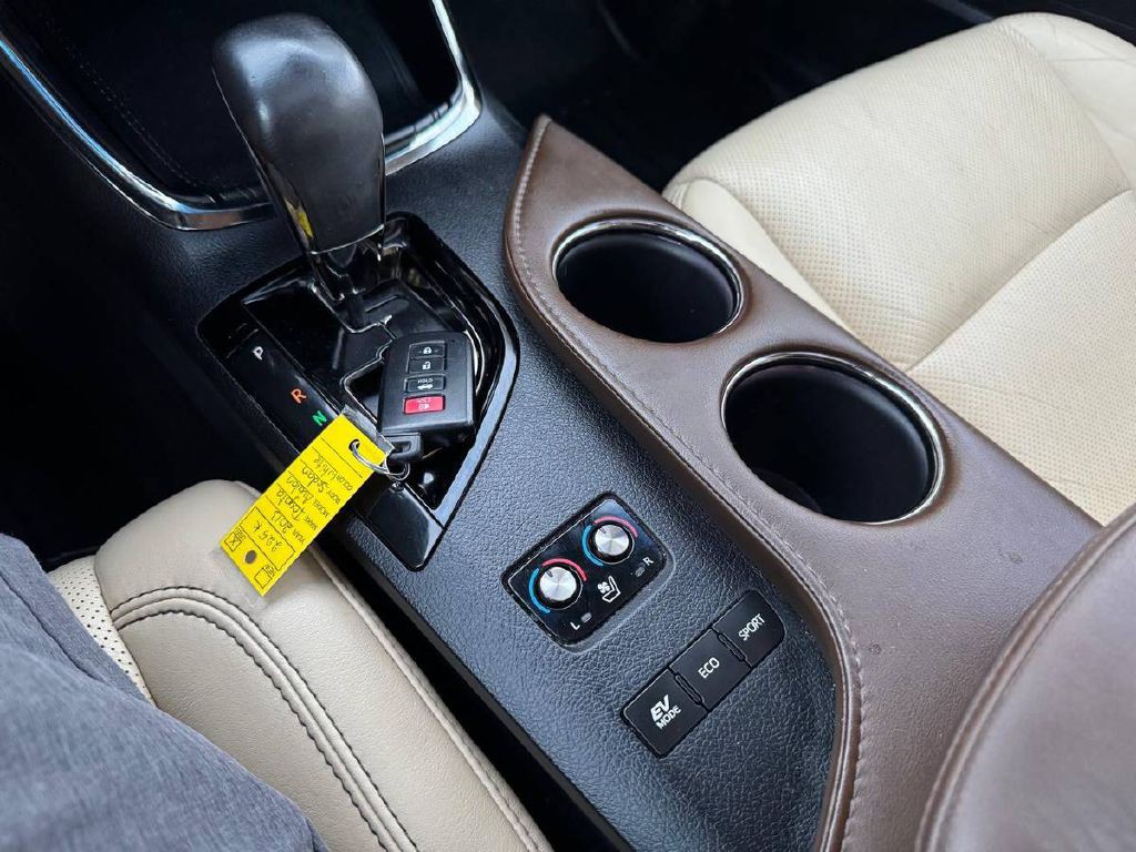 2013 Toyota Avalon Image 22