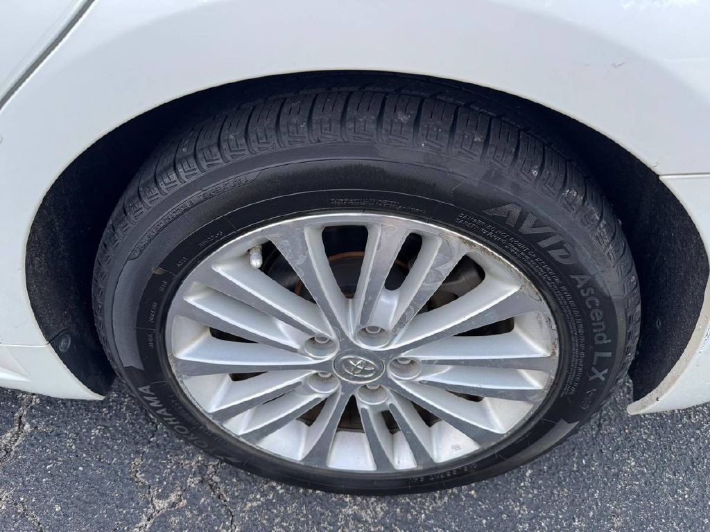 2013 Toyota Avalon Image 23