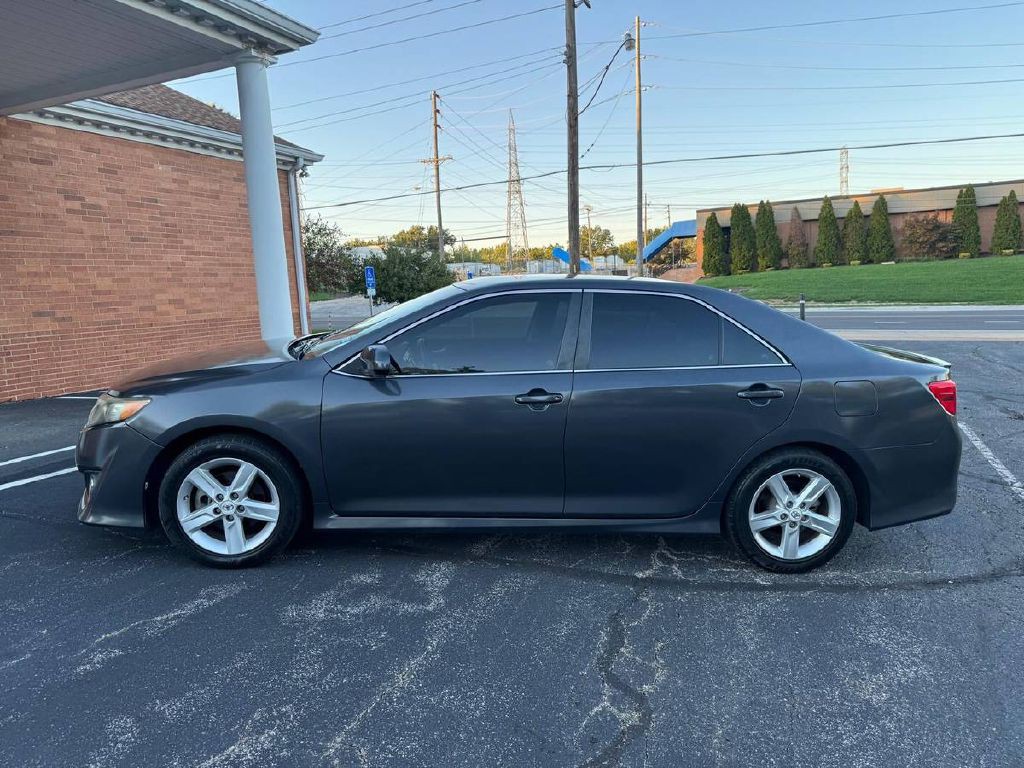 2012 Toyota Camry Image 3