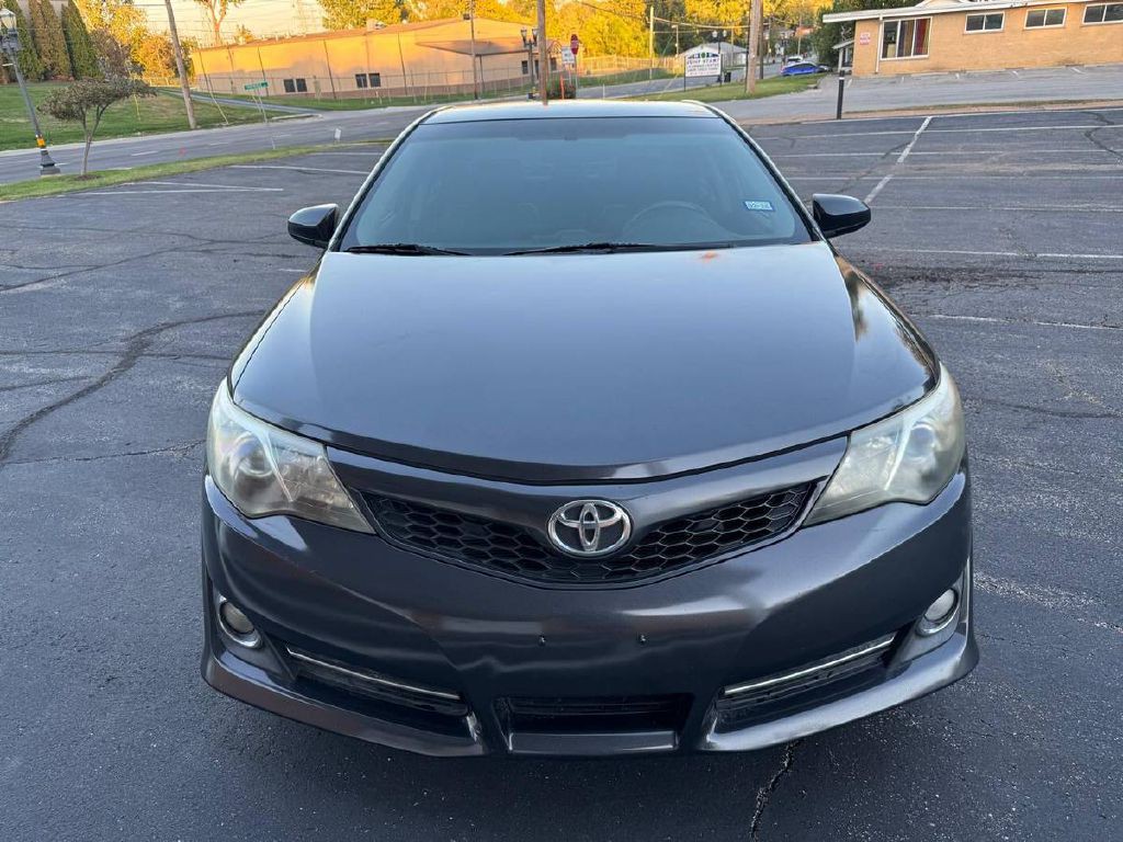 2012 Toyota Camry Image 4