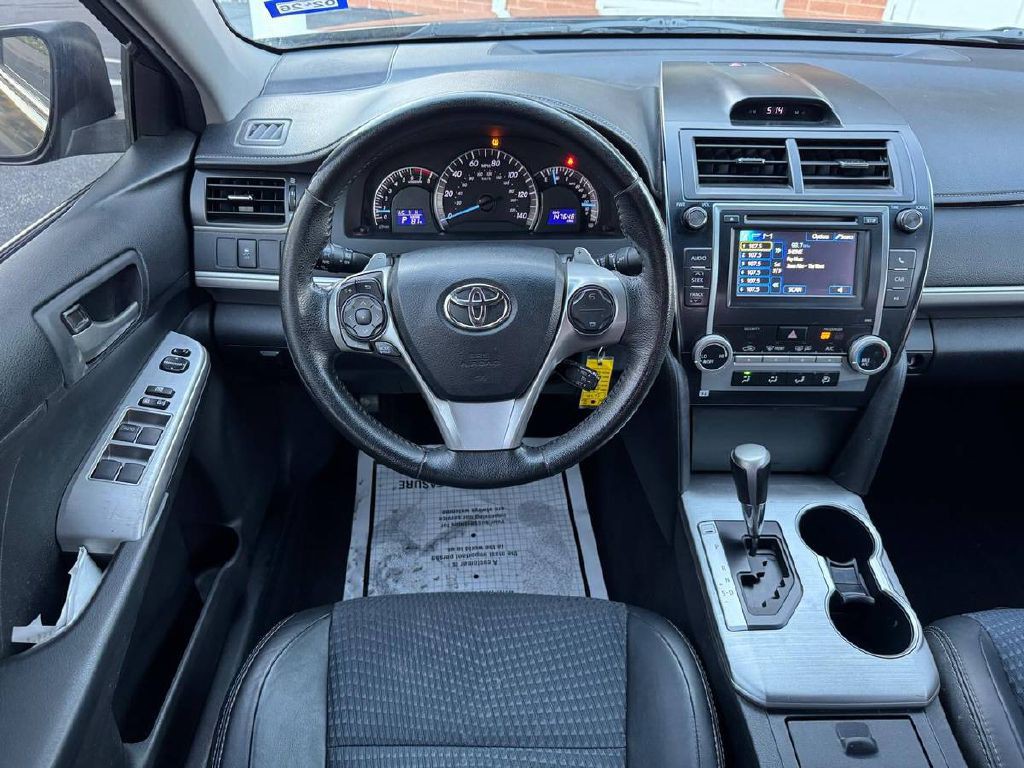 2012 Toyota Camry Image 7