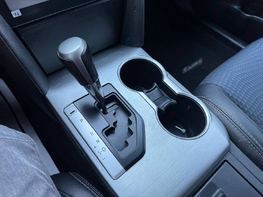 2012 Toyota Camry Image 13