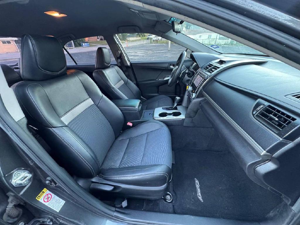 2012 Toyota Camry Image 14