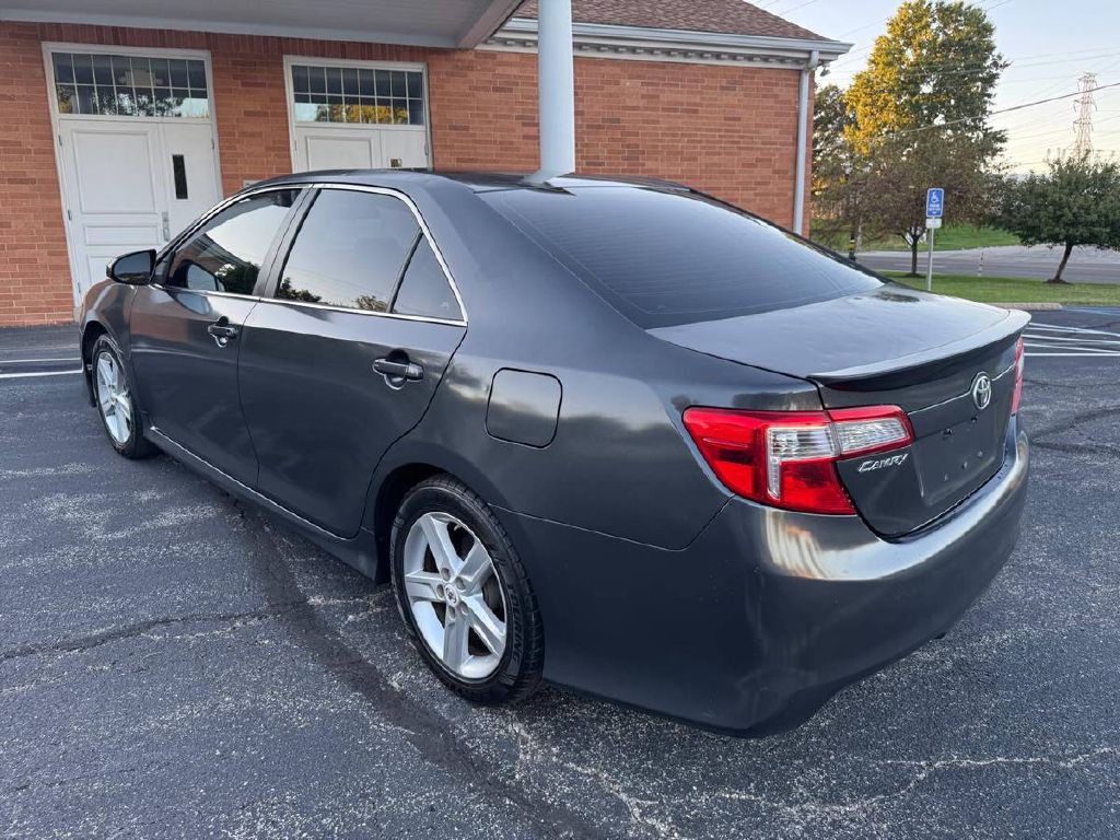 2012 Toyota Camry Image 17