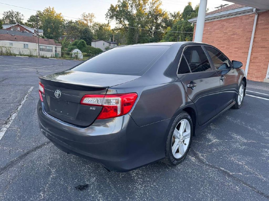 2012 Toyota Camry Image 18
