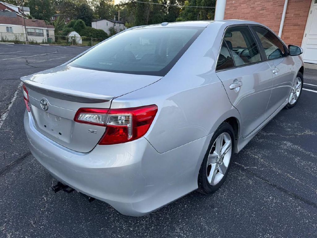 2012 Toyota Camry Image 6