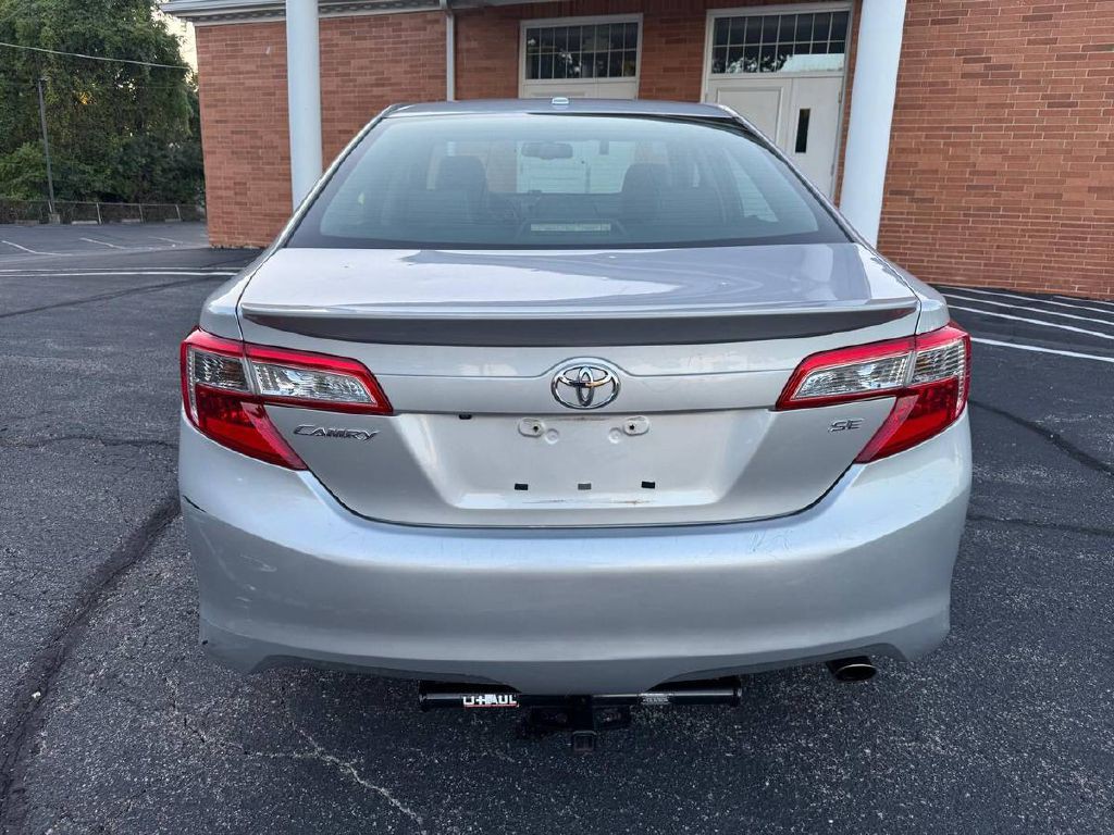 2012 Toyota Camry Image 7