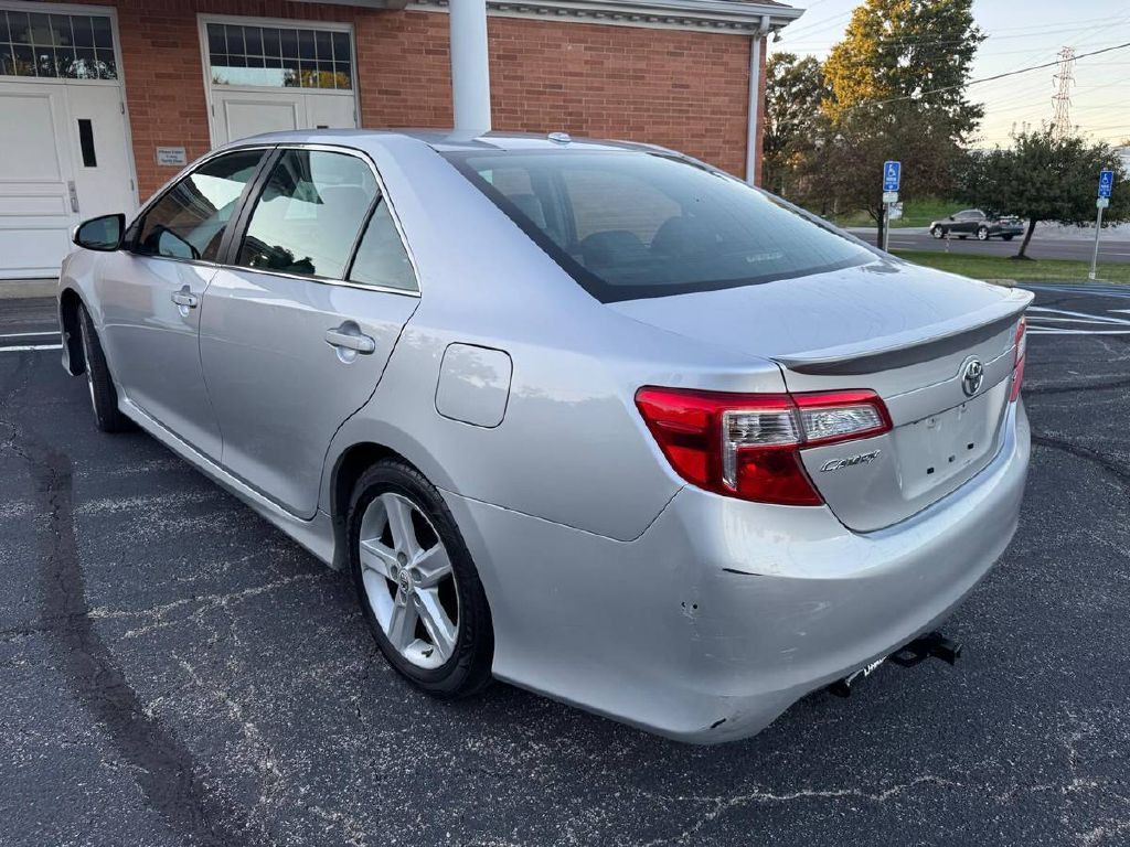 2012 Toyota Camry Image 8