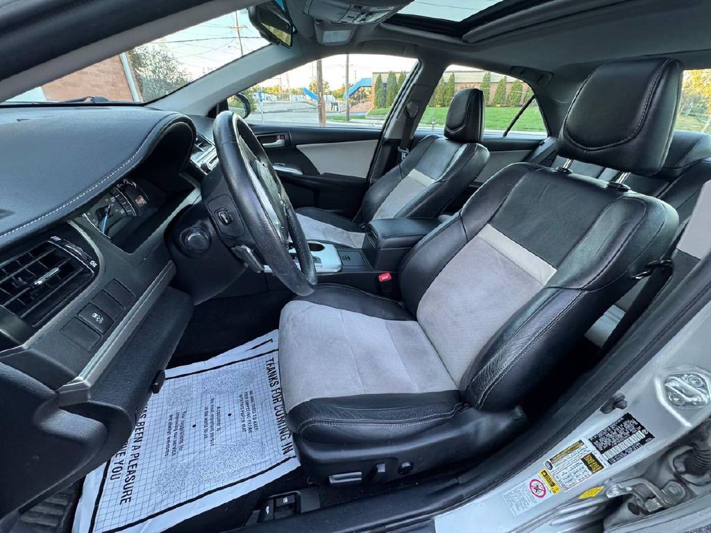 2012 Toyota Camry Image 9