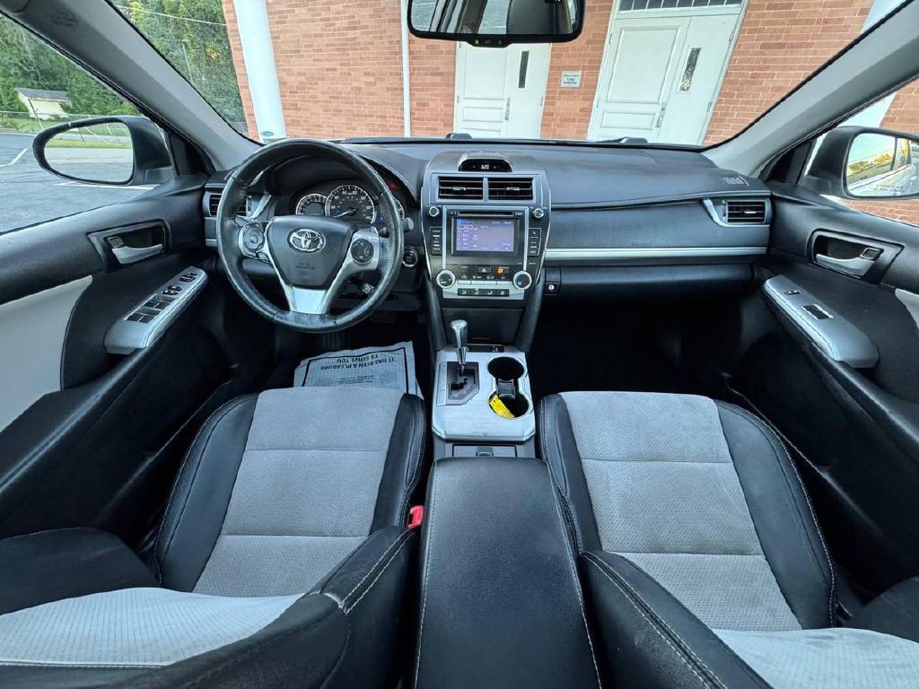 2012 Toyota Camry Image 15
