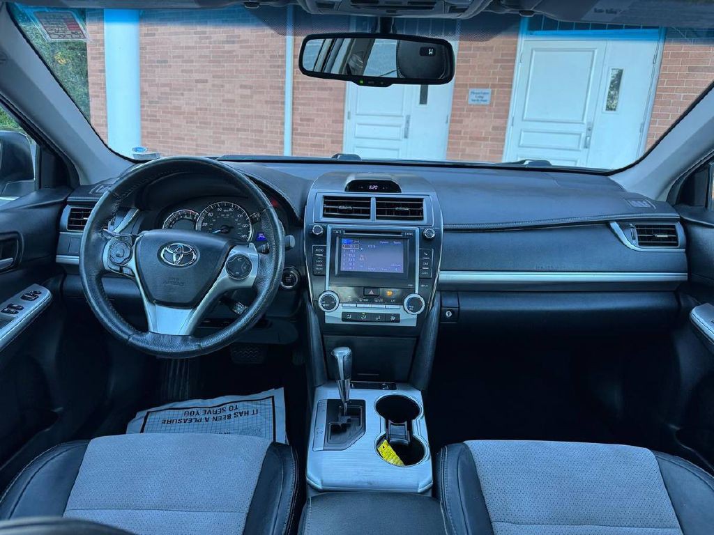 2012 Toyota Camry Image 16