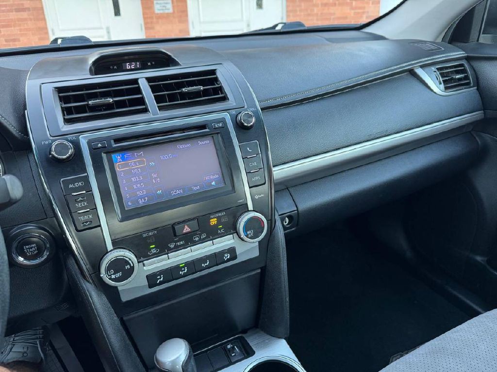 2012 Toyota Camry Image 19