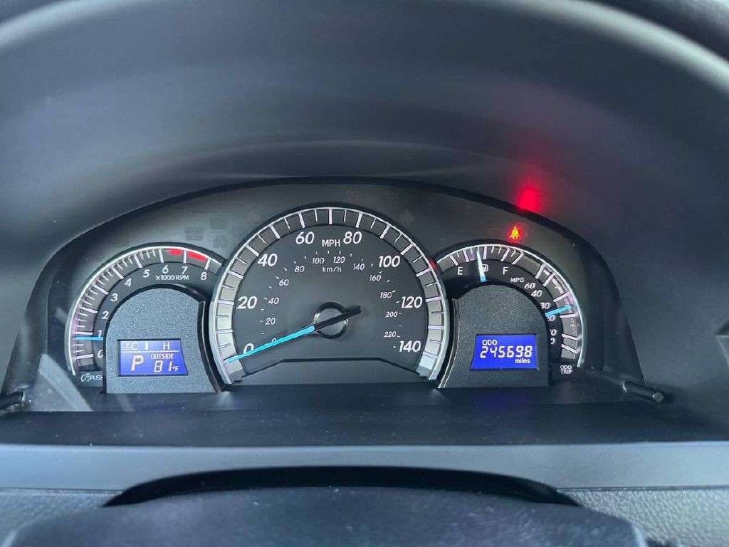 2012 Toyota Camry Image 20