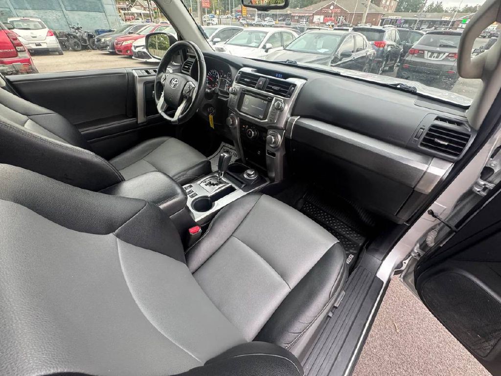 2017 Toyota 4Runner Image 10