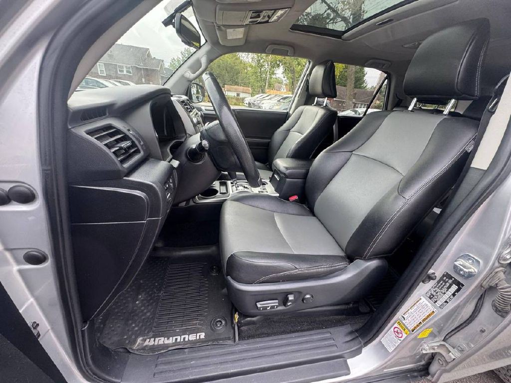 2017 Toyota 4Runner Image 12
