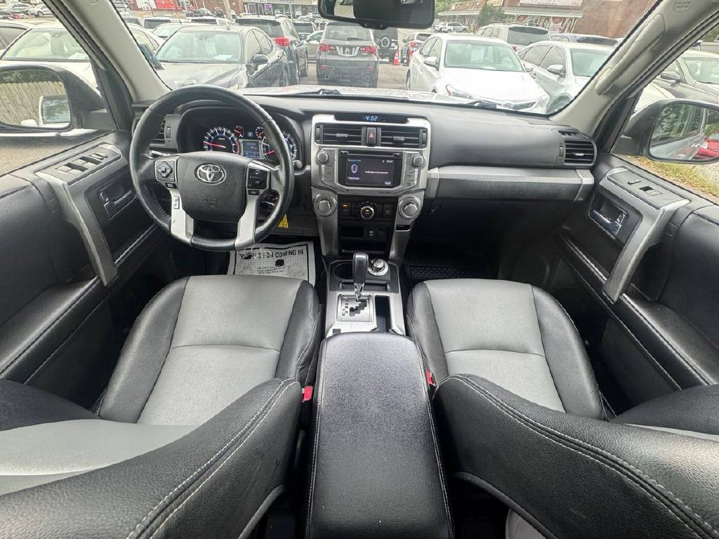 2017 Toyota 4Runner Image 16