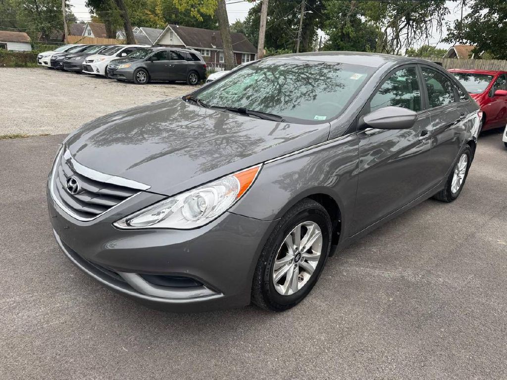 2011 Hyundai Sonata Image 3