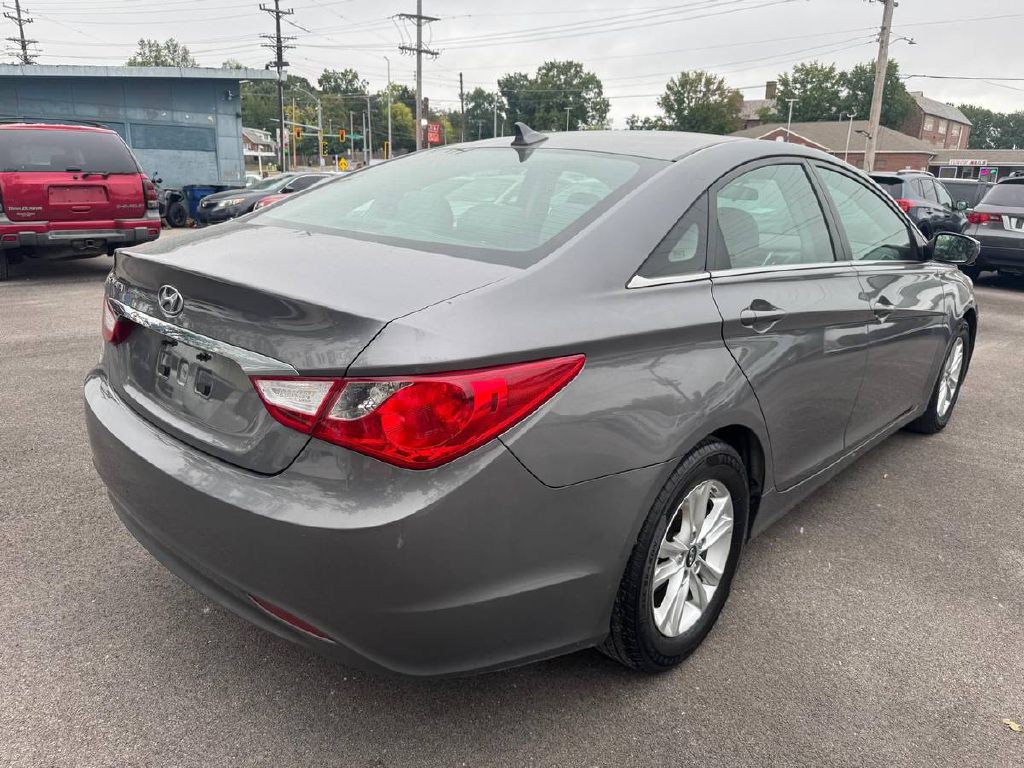 2011 Hyundai Sonata Image 6