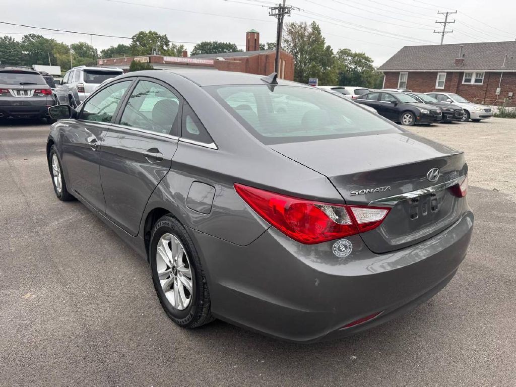 2011 Hyundai Sonata Image 8