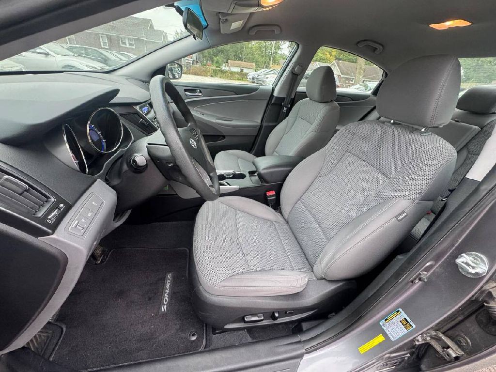 2011 Hyundai Sonata Image 9