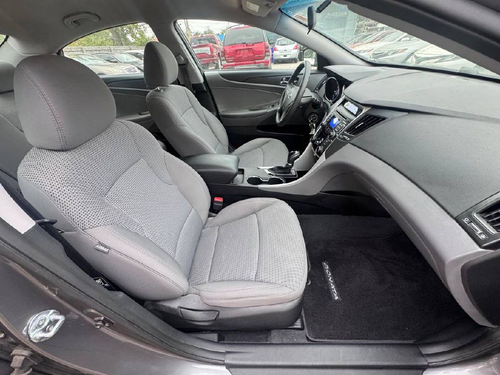 2011 Hyundai Sonata Image 11