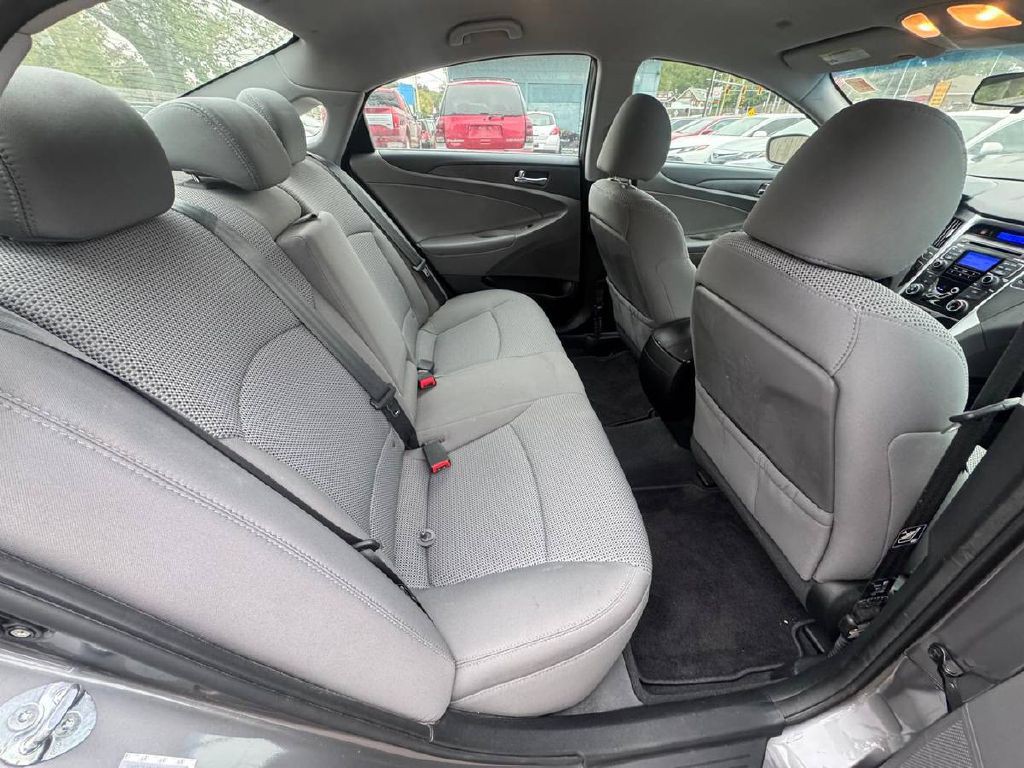 2011 Hyundai Sonata Image 14