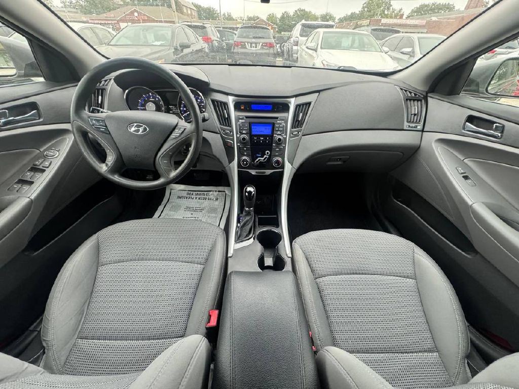 2011 Hyundai Sonata Image 15