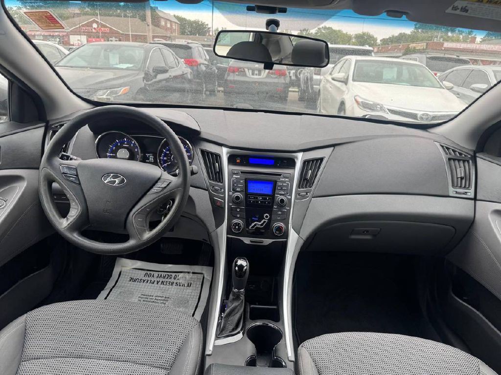 2011 Hyundai Sonata Image 16