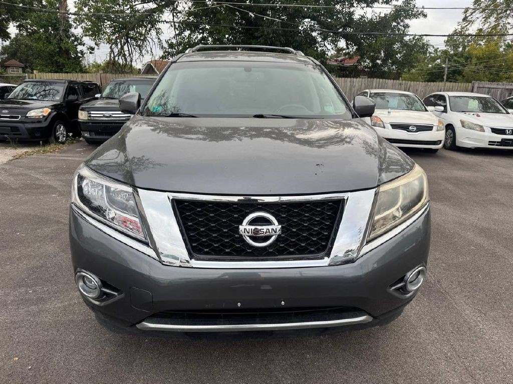 2015 Nissan Pathfinder Image 2