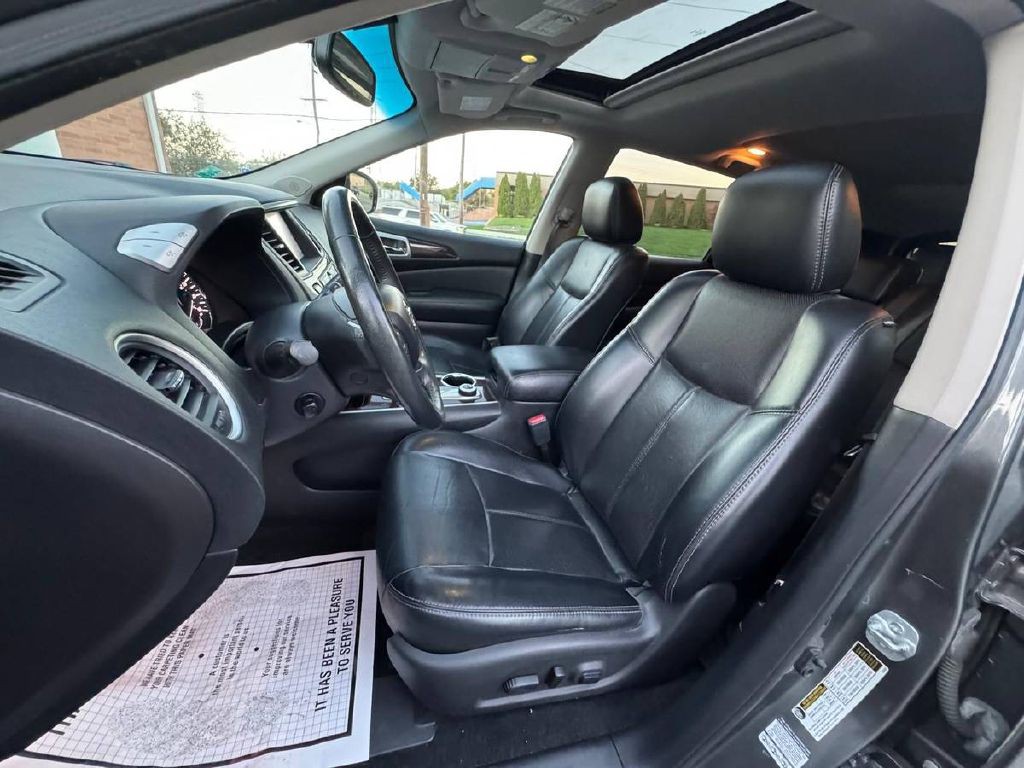 2015 Nissan Pathfinder Image 9