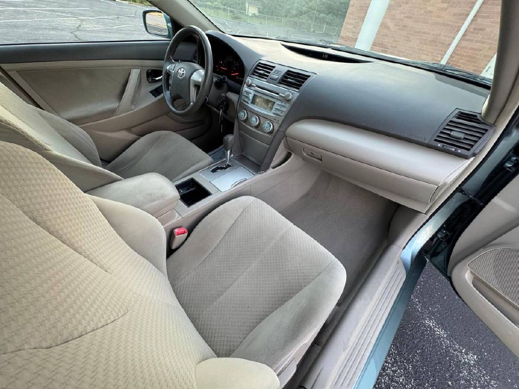 2009 Toyota Camry Image 12