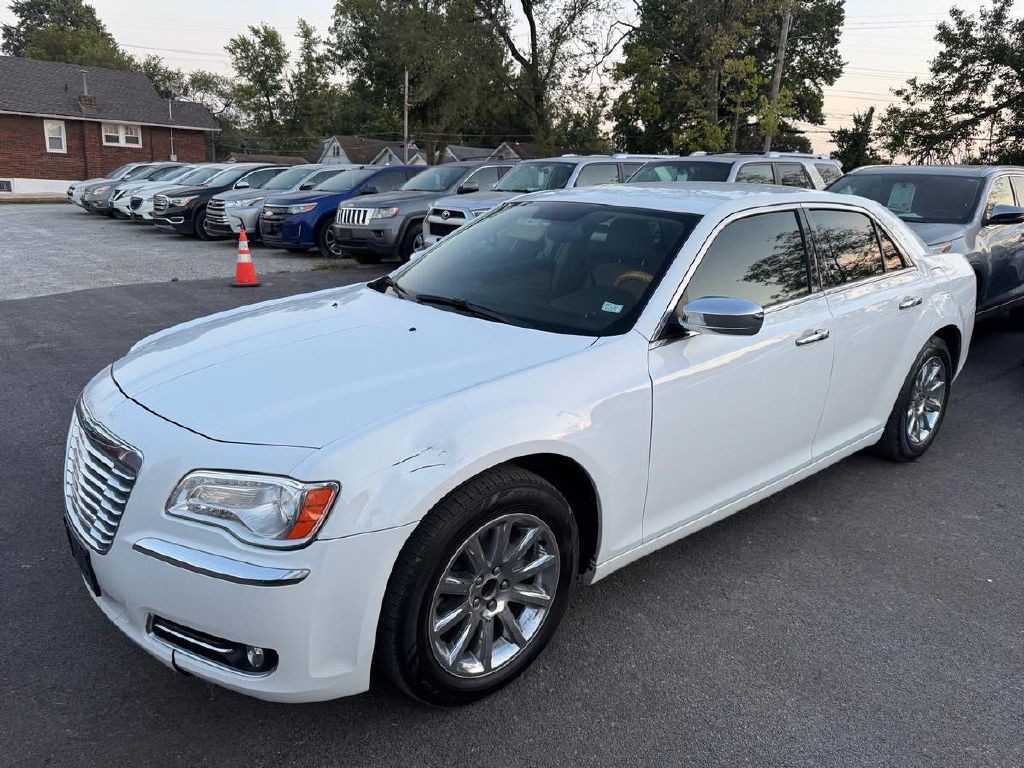 2013 Chrysler 300 Image 3