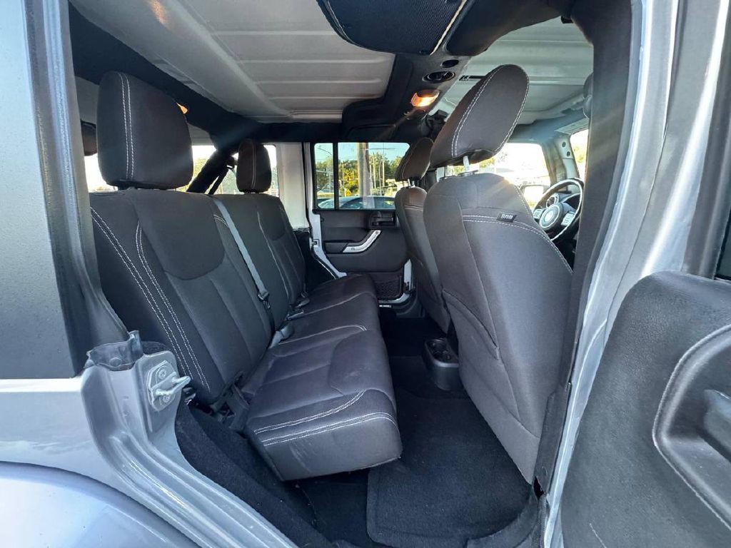 2015 Jeep Wrangler Unlimited Image 14