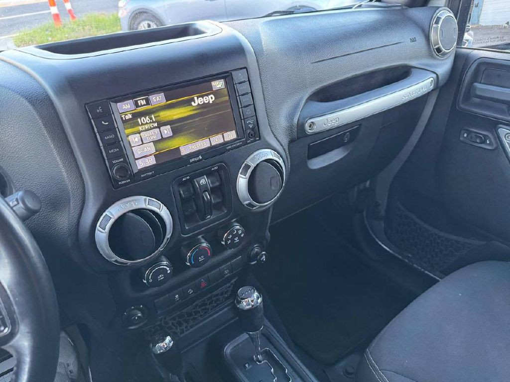 2015 Jeep Wrangler Unlimited Image 16