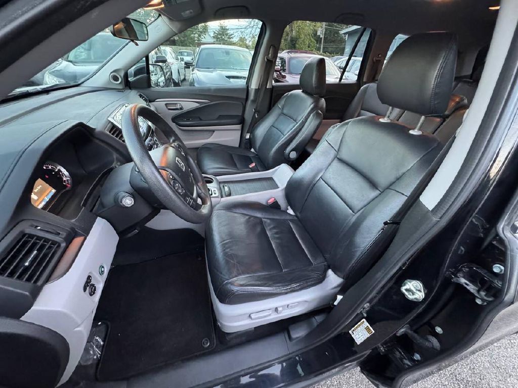 2017 Honda Pilot Image 8