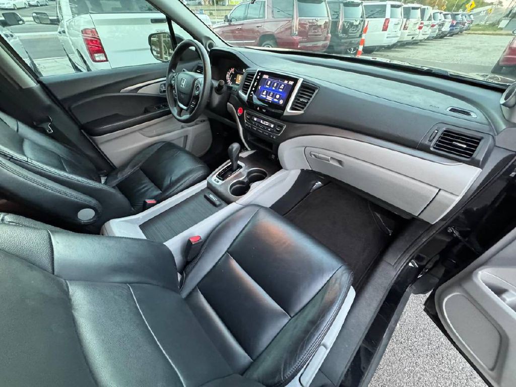 2017 Honda Pilot Image 11