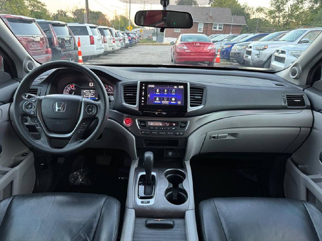 2017 Honda Pilot Image 16