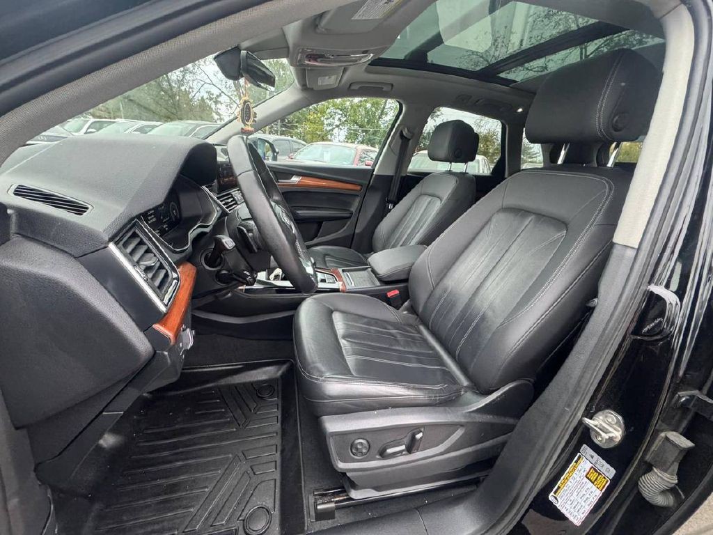 2021 Audi Q5 Image 9