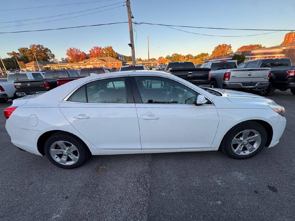2014 Chevrolet Malibu Image 4