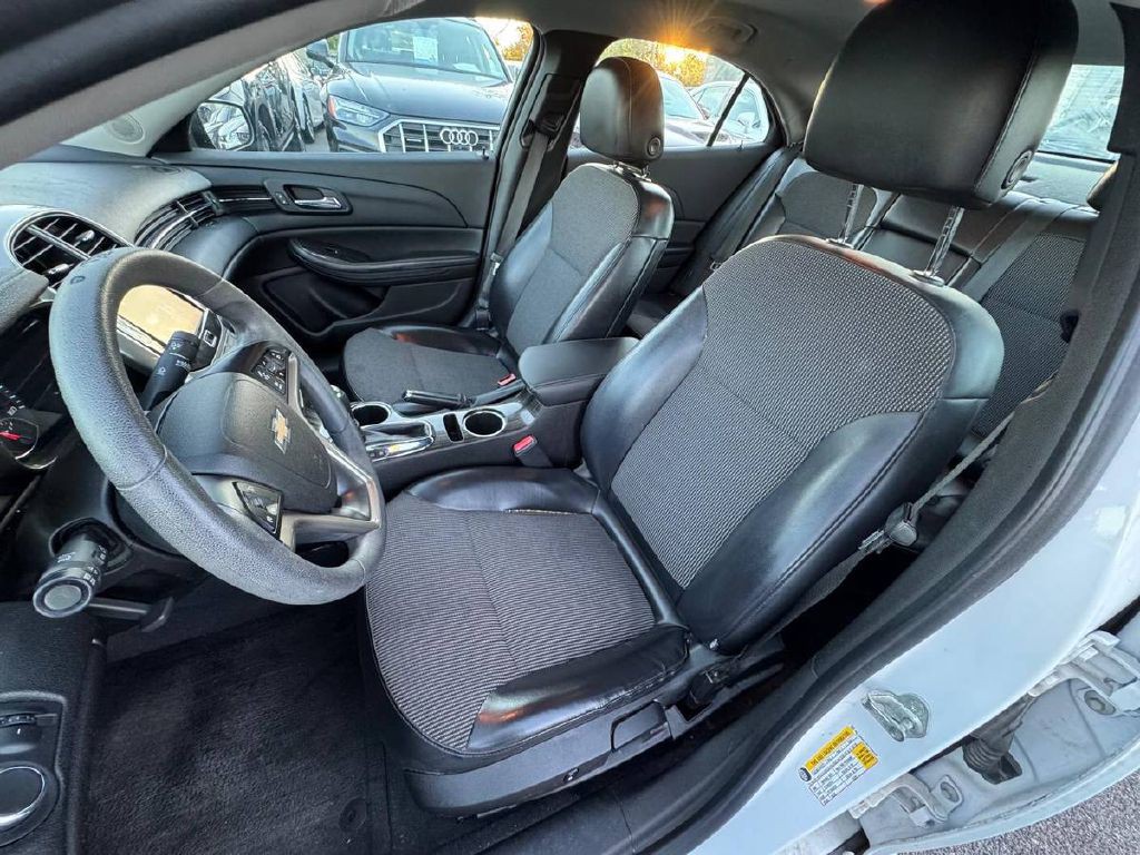 2014 Chevrolet Malibu Image 11